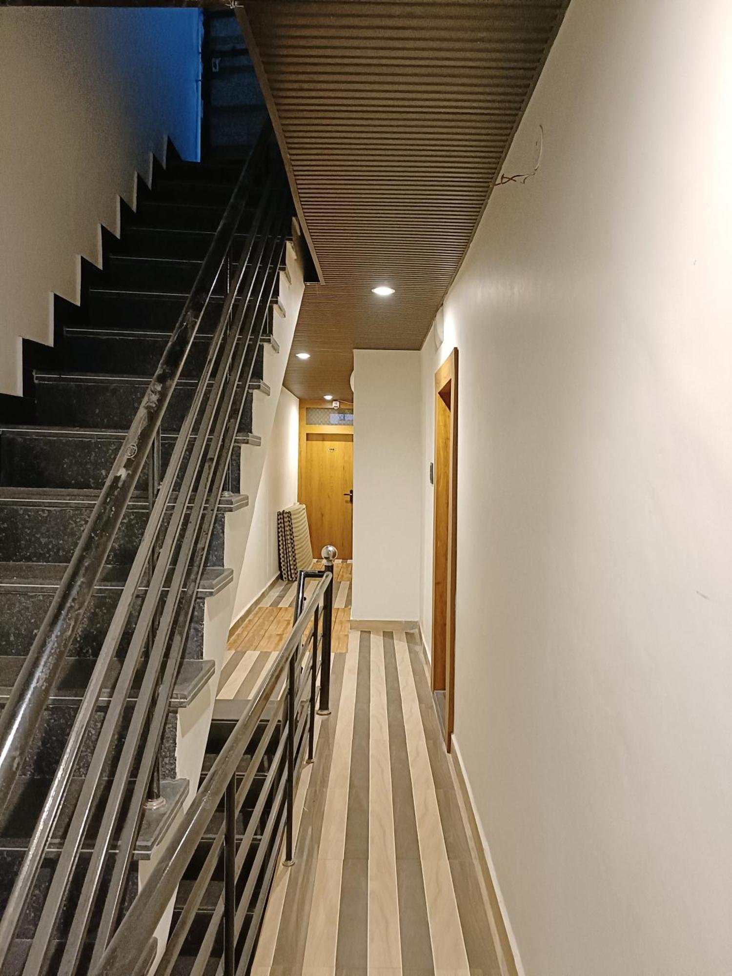 Hotel Shreem Удджайн Экстерьер фото