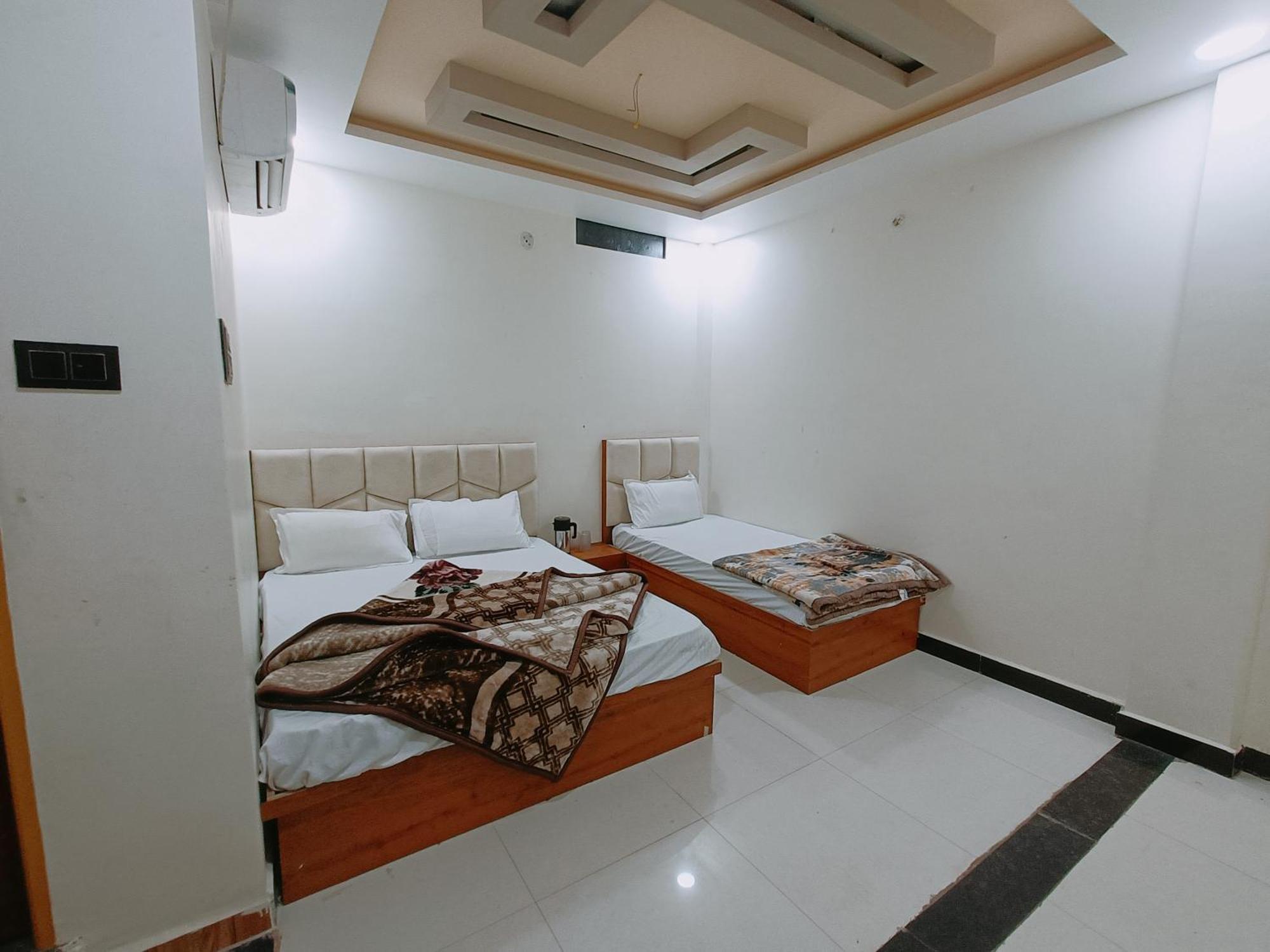 Hotel Shreem Удджайн Экстерьер фото