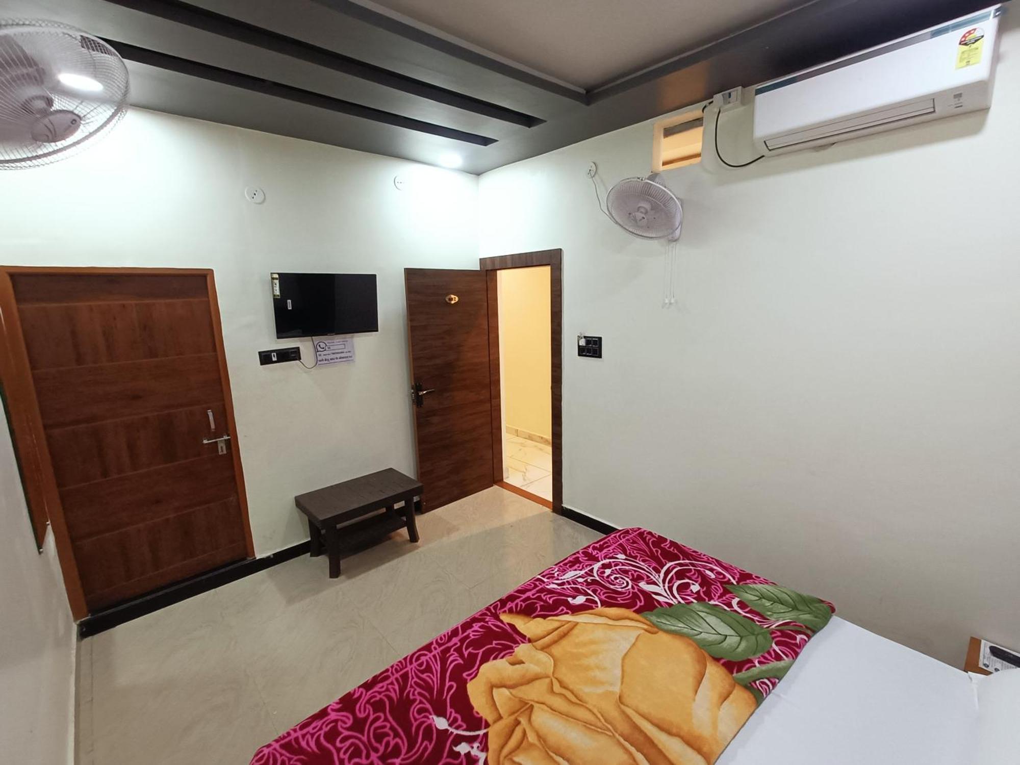 Hotel Shreem Удджайн Экстерьер фото