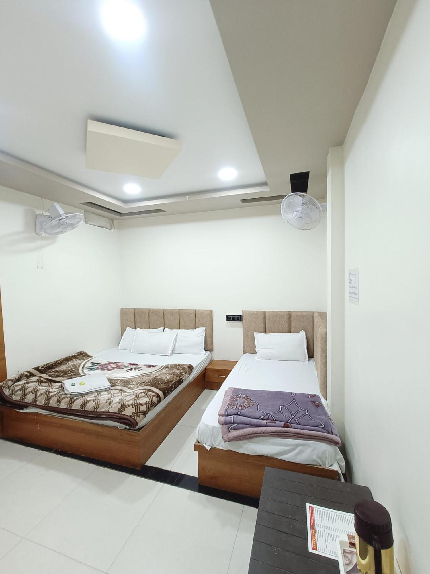 Hotel Shreem Удджайн Номер фото