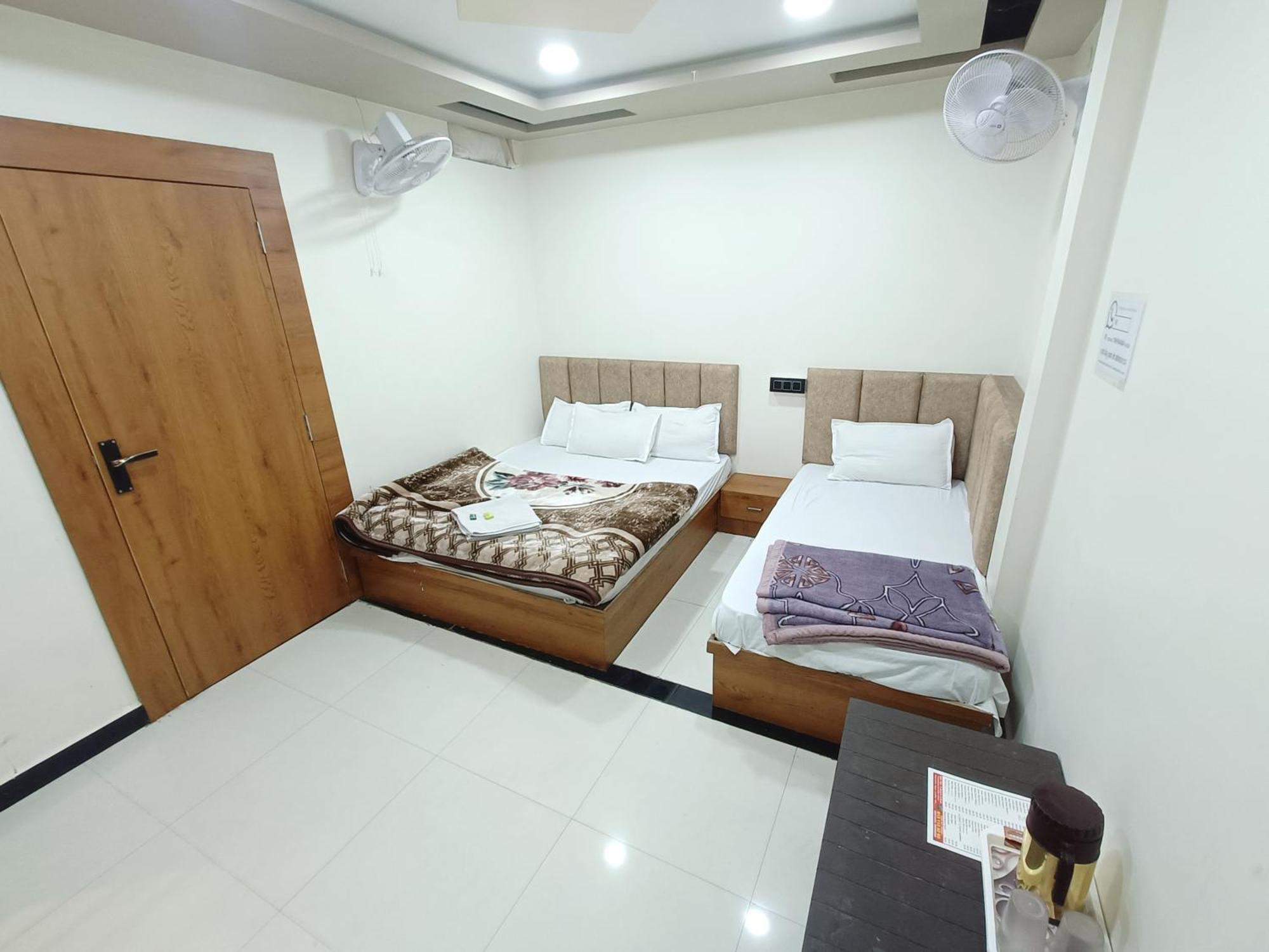 Hotel Shreem Удджайн Номер фото
